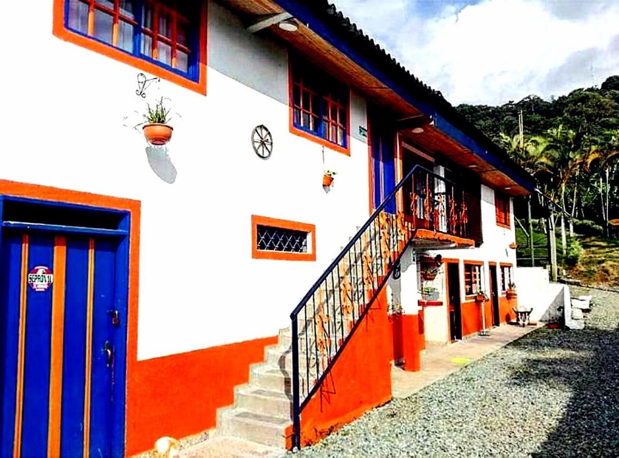 Hostel Finca Turistica Santa Clara Calarcá Exterior foto